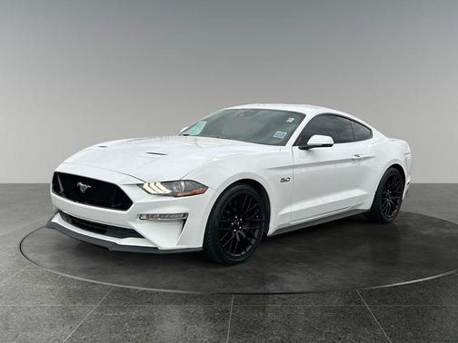 Oxford White 2022 Ford Mustang GT Premium