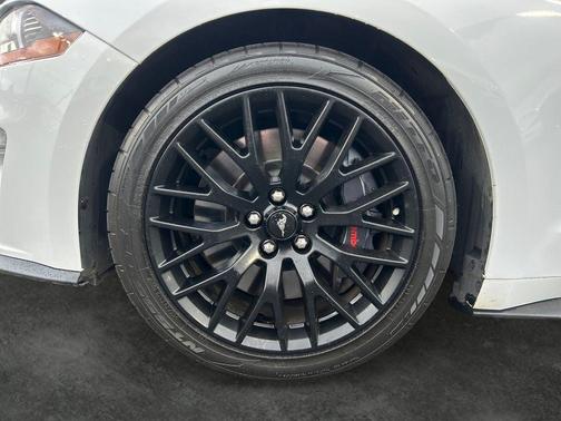 Oxford White 2022 Ford Mustang GT Premium