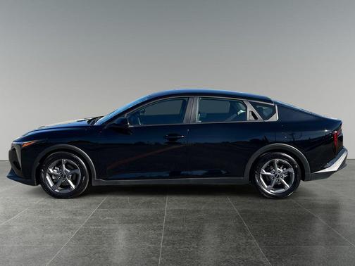 Aurora Black 2025 Kia K4 LXS