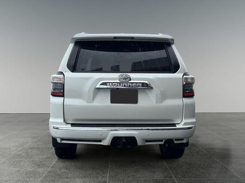 Blizzard Pearl 2018 Toyota 4Runner Limited