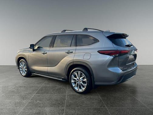2025 Toyota Highlander Limited