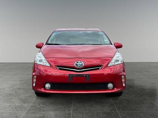 2014 Toyota Prius v Five
