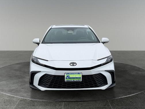 Ice Cap 2026 Toyota Camry SE