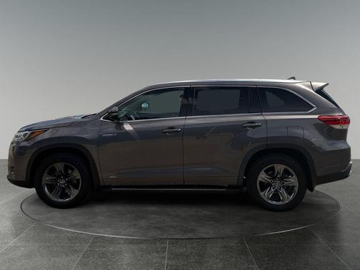 Predawn Gray Mica 2018 Toyota Highlander Hybrid Platinum