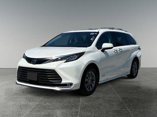 2021 Toyota Sienna XLE 7 Passenger