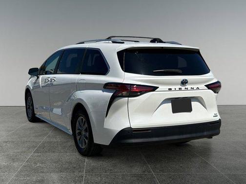 2021 Toyota Sienna XLE 7 Passenger