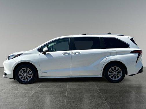 2021 Toyota Sienna XLE 7 Passenger