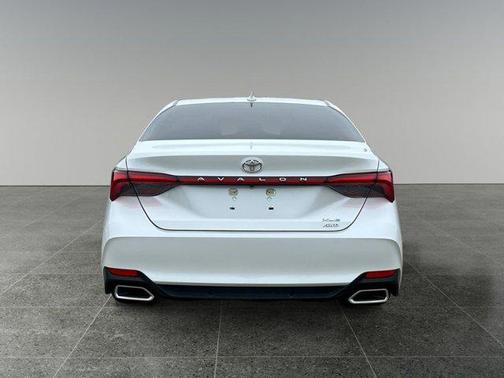 2021 Toyota Avalon XLE