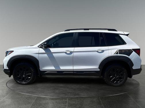 Platinum White Pearl 2023 Honda Passport AWD TrailSport