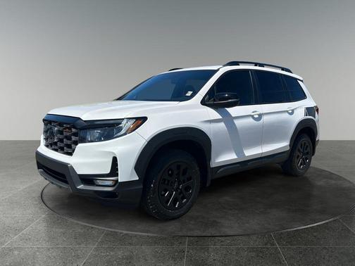 Platinum White Pearl 2023 Honda Passport AWD TrailSport