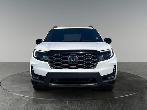 Platinum White Pearl 2023 Honda Passport AWD TrailSport
