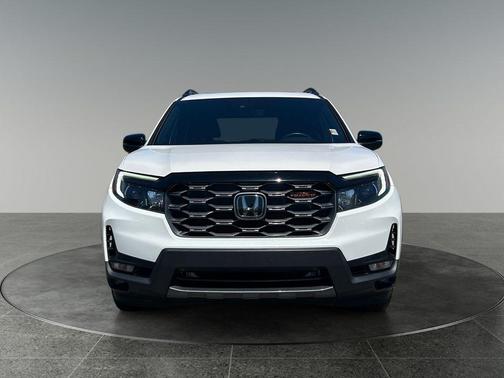 Platinum White Pearl 2023 Honda Passport AWD TrailSport