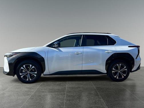 Wind Chill Pearl 2024 Toyota bZ4X XLE