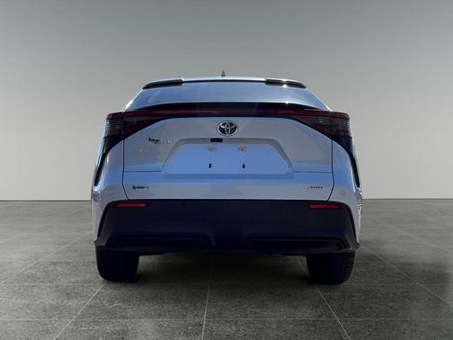 Wind Chill Pearl 2024 Toyota bZ4X XLE