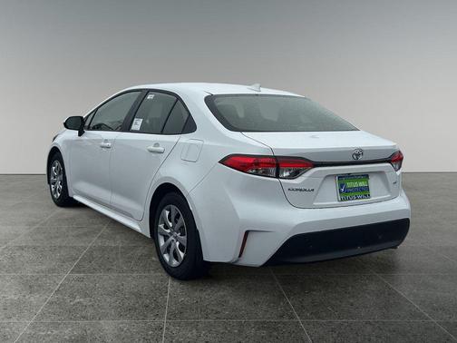 Ice 2026 Toyota Corolla LE