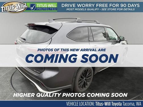 Magnetic Gray Metallic 2025 Toyota Highlander XSE