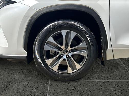 Wind Chill Pearl 2023 Toyota Highlander XLE