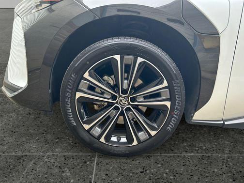 Pearl 2023 Toyota bZ4X Limited