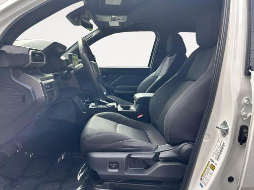 Ice Cap 2024 Toyota Tacoma SR5