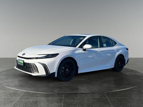Ice 2026 Toyota Camry SE