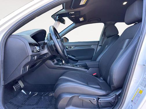 Platinum White Pearl 2025 Honda Civic Sport