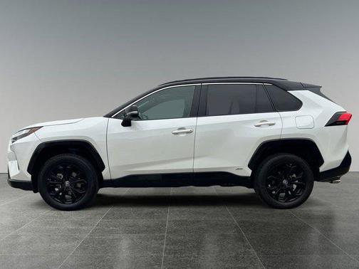 2022 Toyota RAV4 Hybrid SE