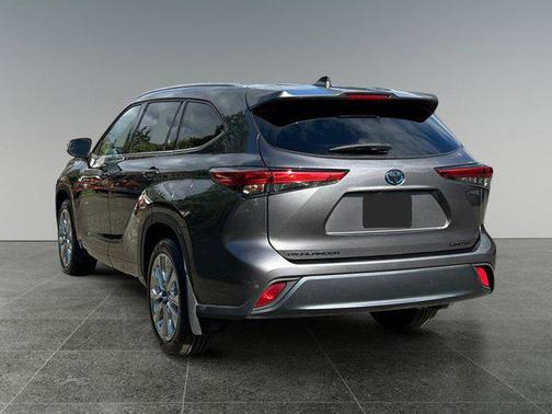 2022 Toyota Highlander Hybrid Limited
