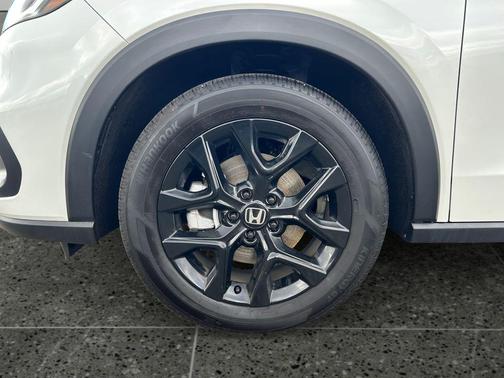 Platinum White Pearl 2025 Honda HR-V AWD Sport