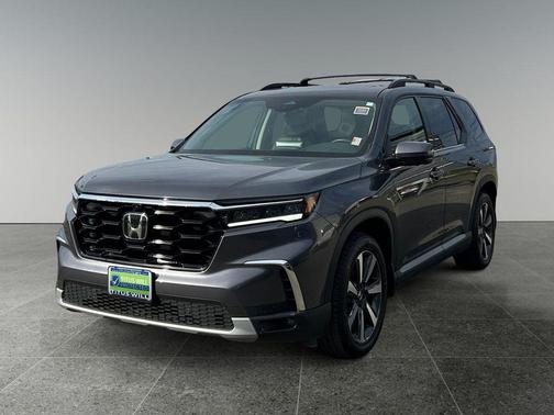 Gray 2023 Honda Pilot AWD Elite
