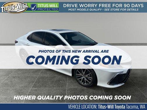 2022 Toyota Camry Hybrid XLE