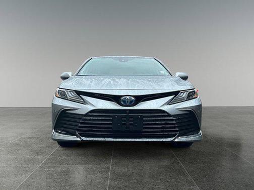 2021 Toyota Camry Hybrid XLE