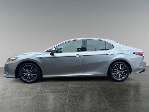 2021 Toyota Camry Hybrid XLE