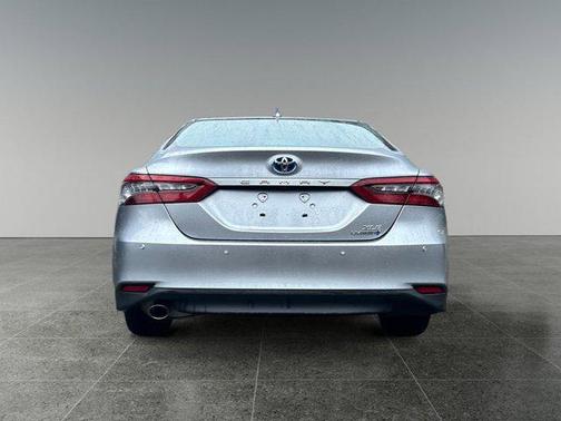 2021 Toyota Camry Hybrid XLE