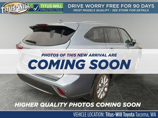 Moon Dust 2023 Toyota Highlander Limited