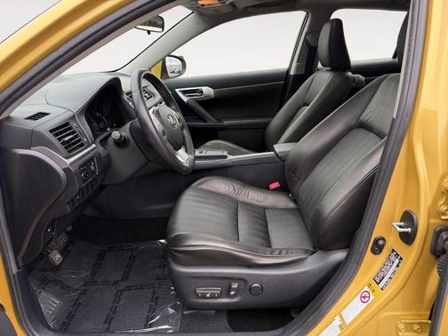 Daybreak Yellow Mica 2011 Lexus CT 200h Premium
