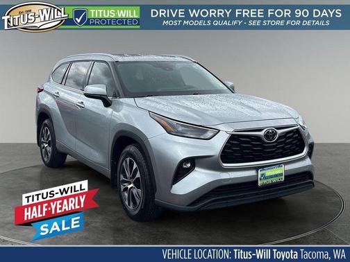 Celestial Silver Metallic 2022 Toyota Highlander XLE