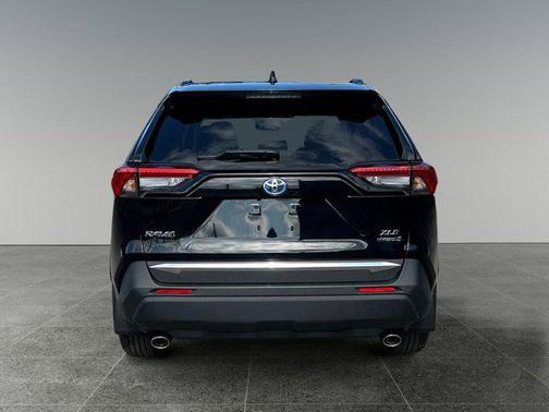 2021 Toyota RAV4 Hybrid XLE Premium