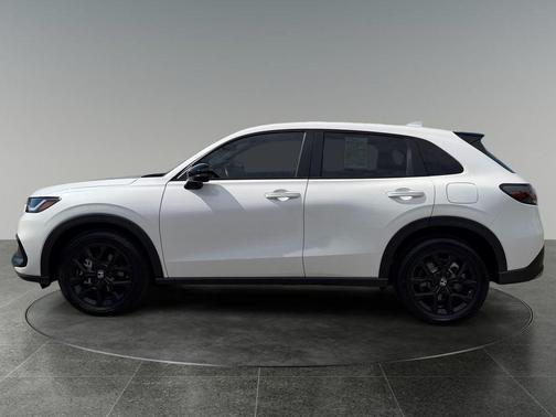 Platinum White Pearl 2025 Honda HR-V AWD Sport