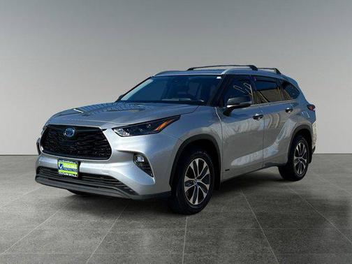 2022 Toyota Highlander Hybrid XLE