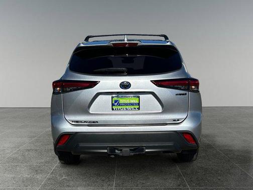 2022 Toyota Highlander Hybrid XLE