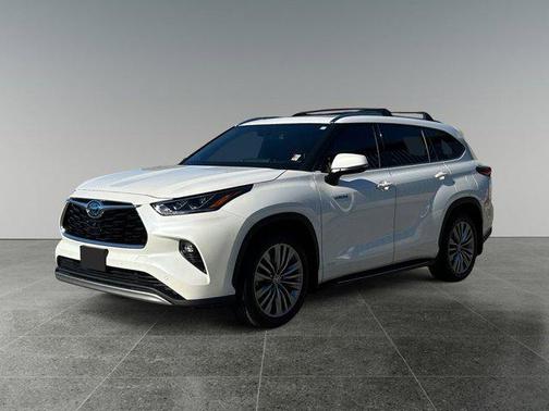 2021 Toyota Highlander Hybrid Platinum