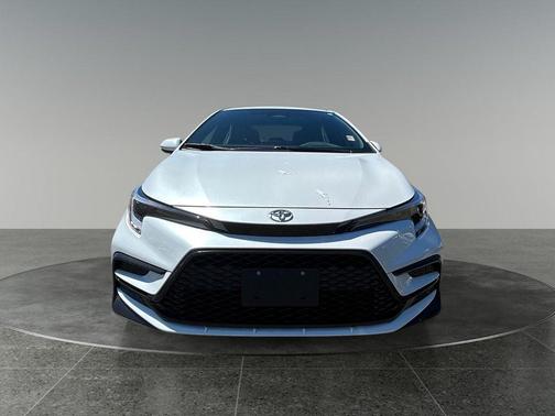 Pearl 2025 Toyota Corolla SE
