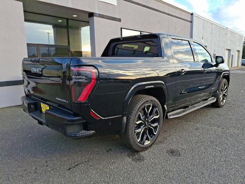 2025 GMC Sierra EV Denali
