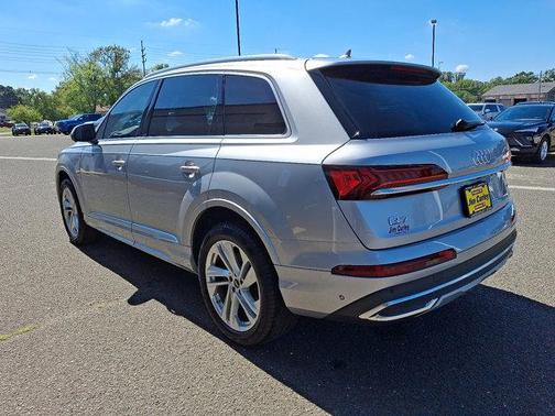 2022 Audi Q7 55 Premium Plus