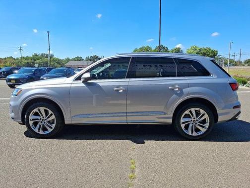 2022 Audi Q7 55 Premium Plus