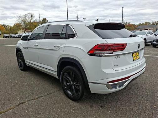 2022 Volkswagen Atlas Cross Sport 2.0T SEL R-Line