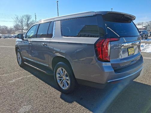 2022 GMC Yukon XL SLT