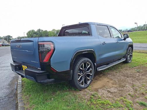 2025 GMC Sierra EV Denali