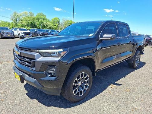 Black 2024 Chevrolet Colorado LT