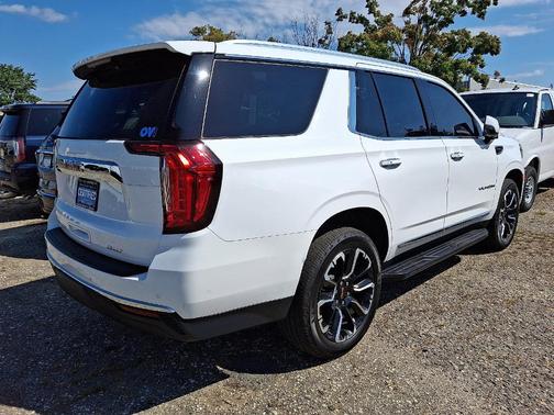 2022 GMC Yukon SLT